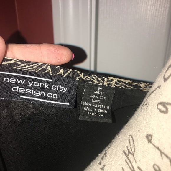 3/$13 Beige n Black blouse. Is lined with silk shell - Picture 2 of 3